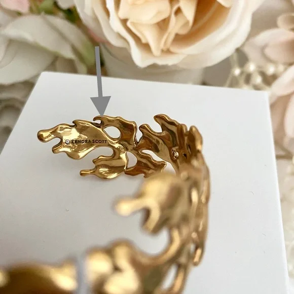 KENDRA SCOTT Savannah Cuff Bracelet in Gold NWT - Picture 7 of 14